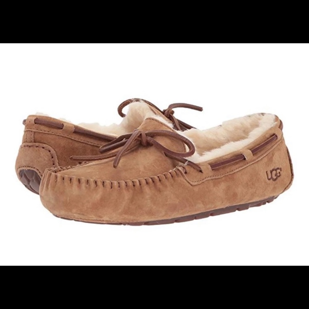 Ugg’s Dakota woman’s slippers size 5